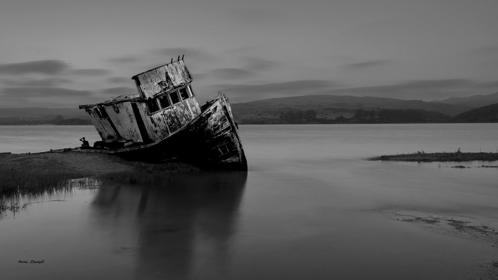 An old ship von Annie Zhang