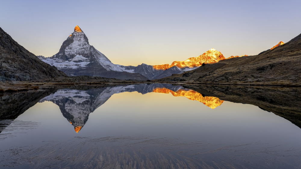 Matterhorn Golden Sunrise von Annie Zhang