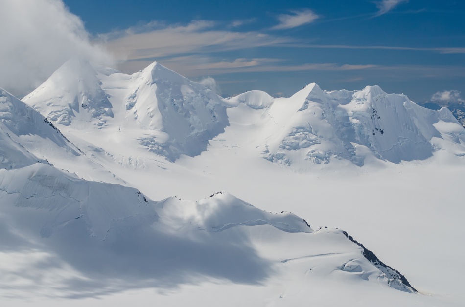 Bright white von Ansel Siegenthaler