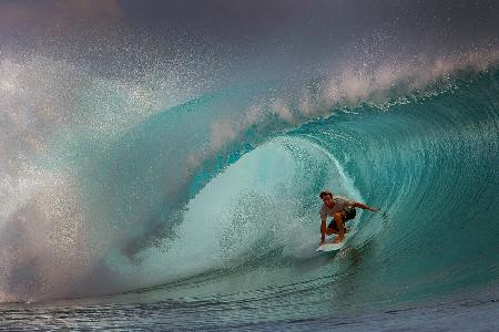 Rolling Surfer