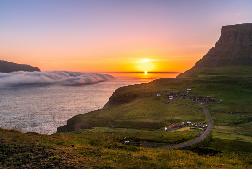 Chasing Sunset at Gasadalur von Ariel Ling