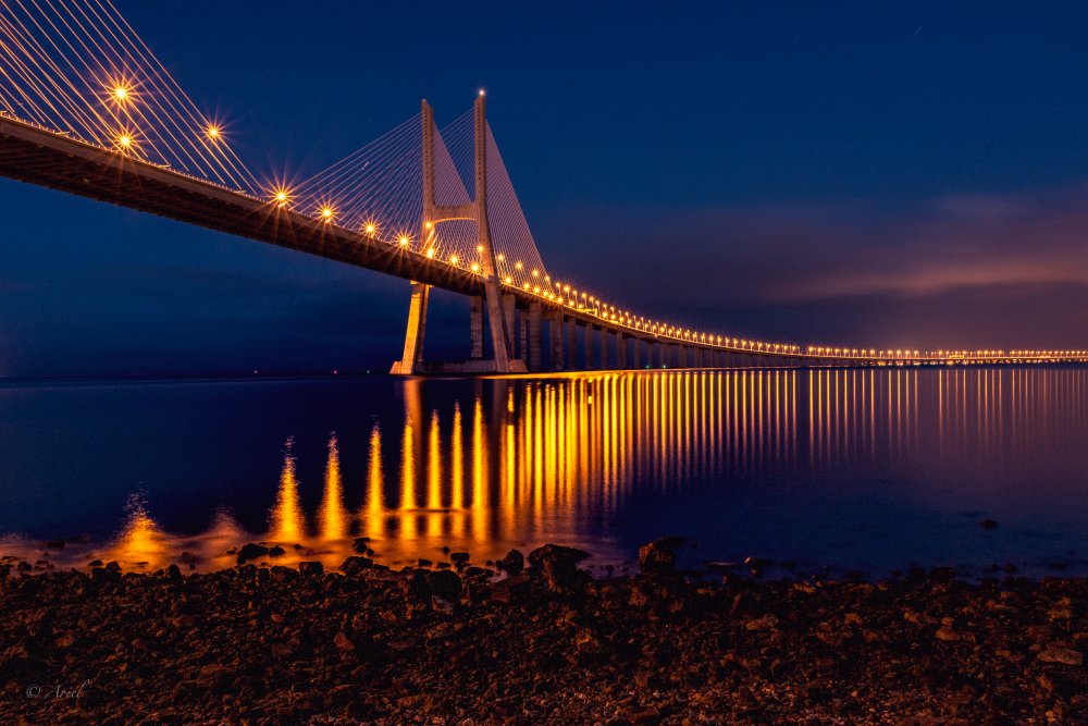 Bridge of Lights von Ariel Ling