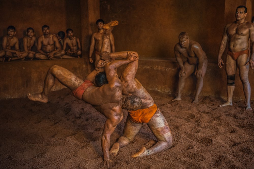 MOMENT OF KUSHTI von As Dnyaneshwar Vaidya