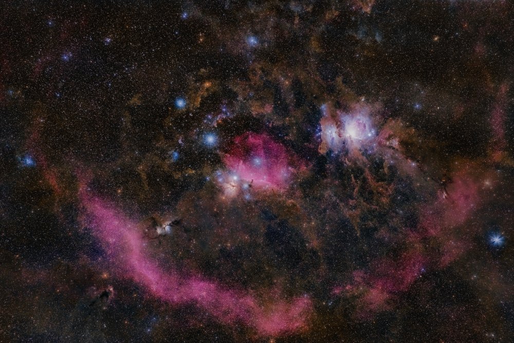 Cosmic Smile: Barnards Loop and Orions Stellar Nursery von Avinash Singh