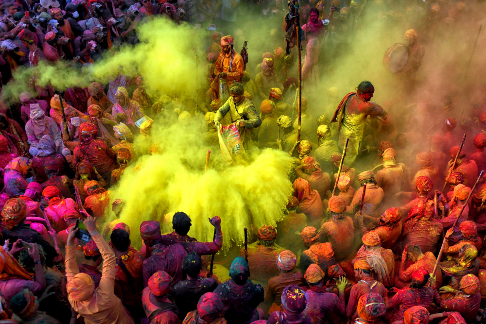 FESTIVE COLORS von Avishek Das