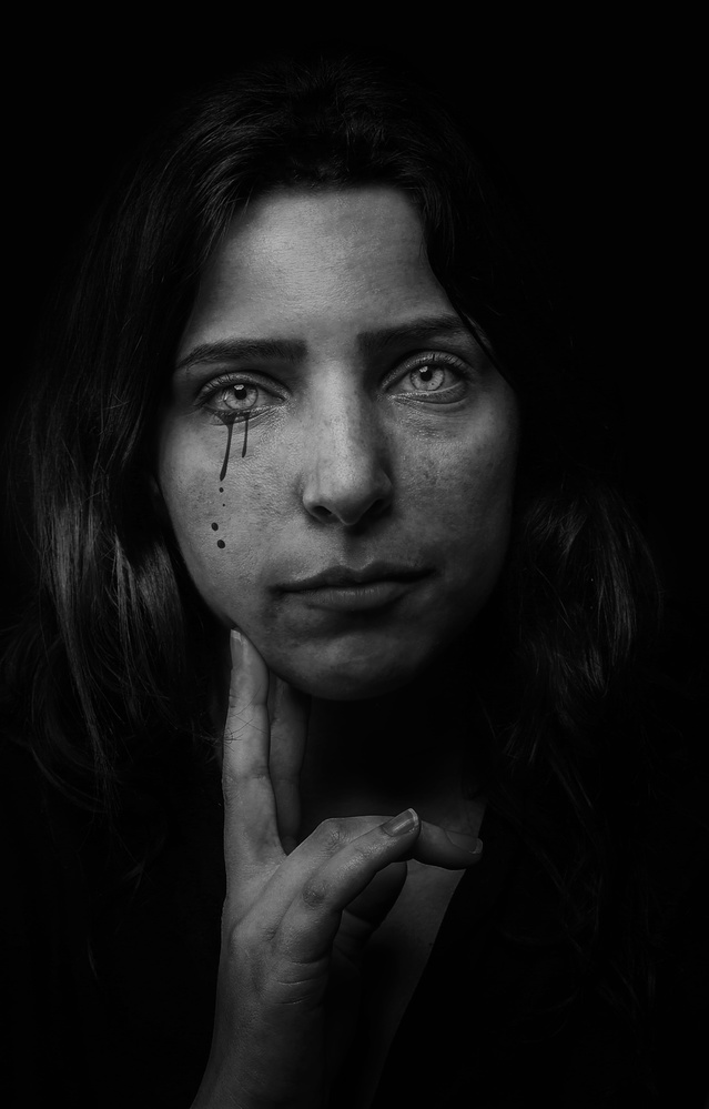 A bleeding portrait von AYMAN KHRBAWE