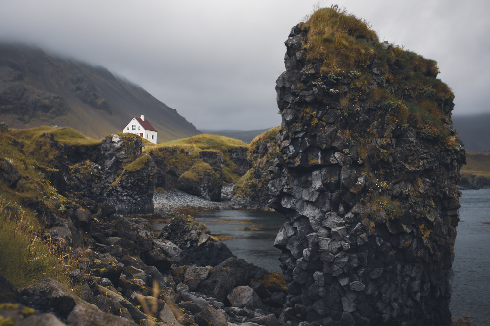 A lonely house von AYMAN KHRBAWE