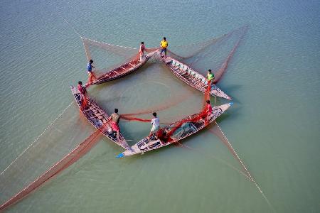 Fishing with four boats