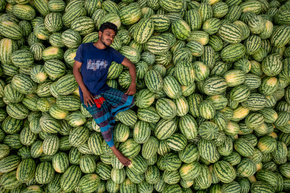 Sleep over the watermelons von Azim Khan Ronnie