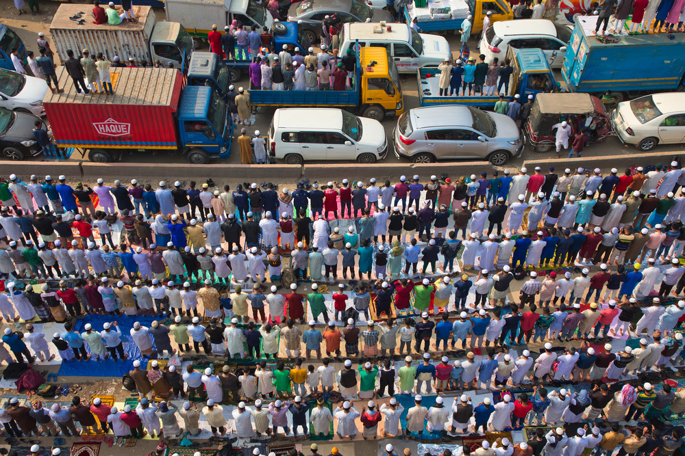 Traffic standstill for prayers von Azim Khan Ronnie