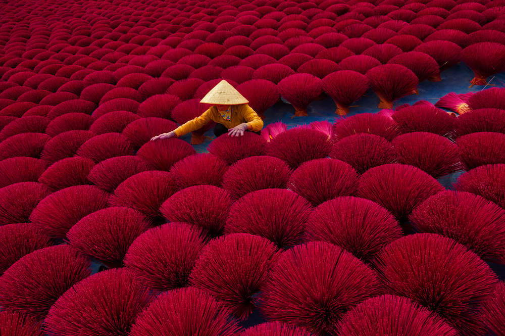 Incense drying von Azim Khan Ronnie