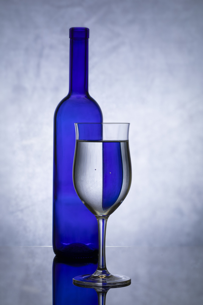 Blue Glass von Azriel Yakubovitch