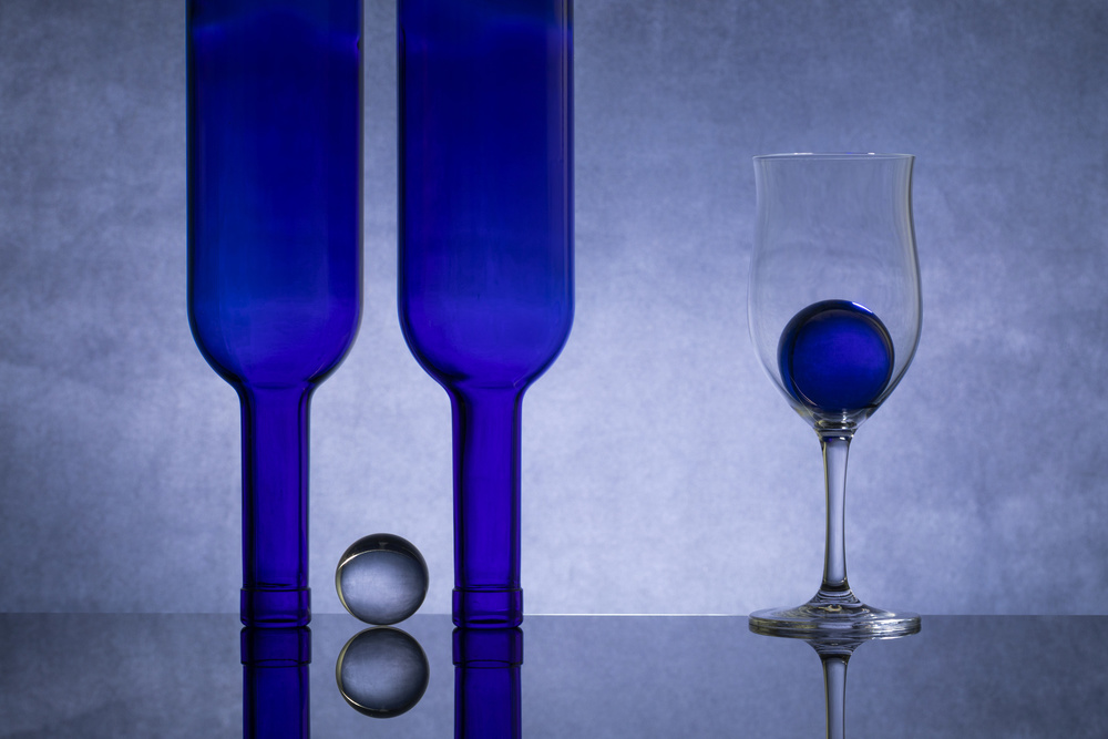 Blue Glass #4 von Azriel Yakubovitch