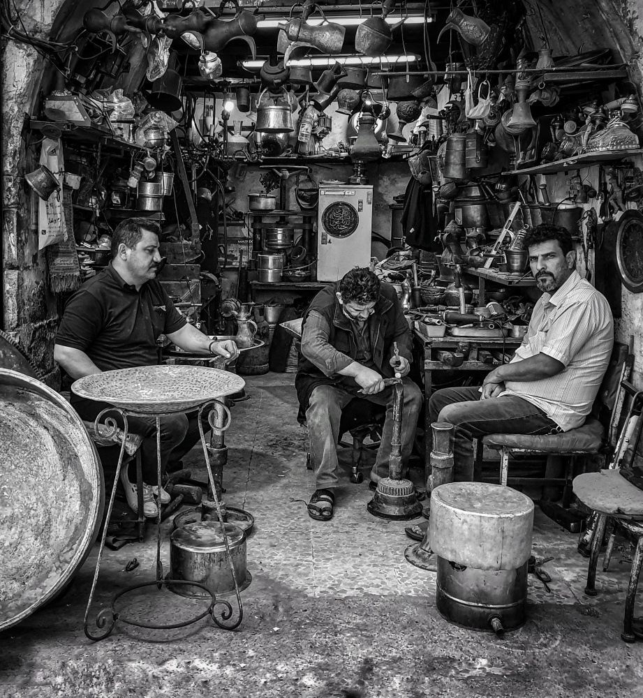 The traditional coppersmith profession in the city of Mosul von Bashar Alsofey