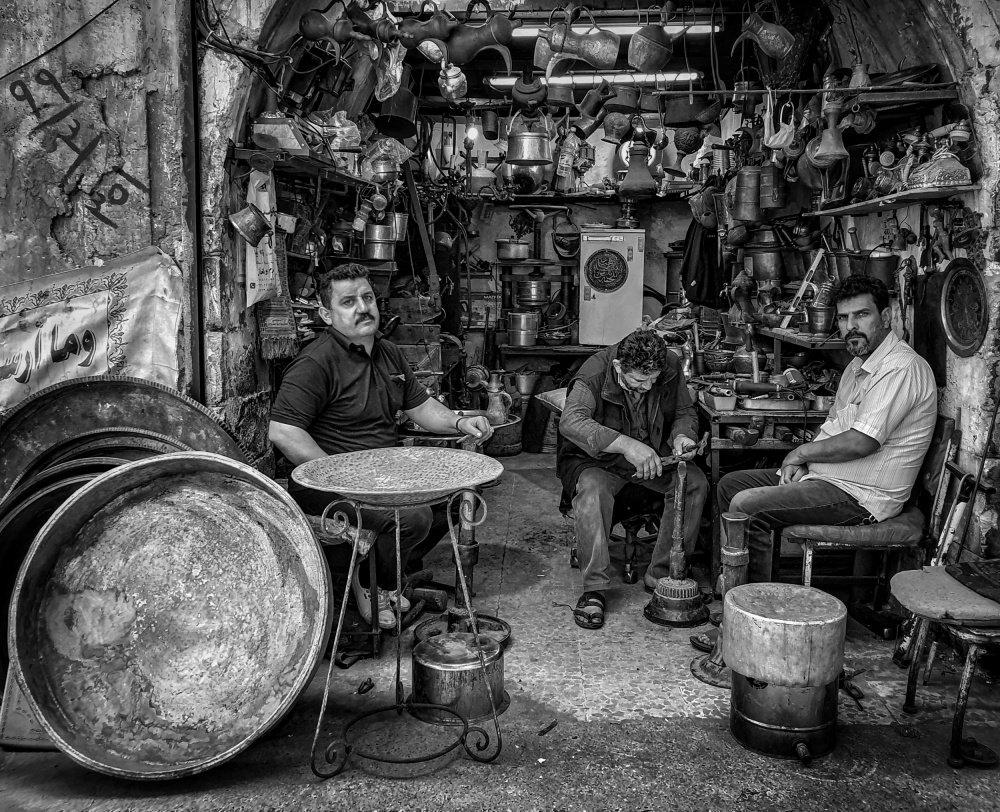 The traditional coppersmith profession in the city of Mosul von Bashar Alsofey