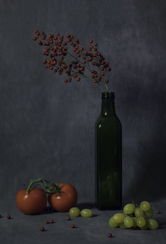 Grapes and Tomatoes von Binbin L.