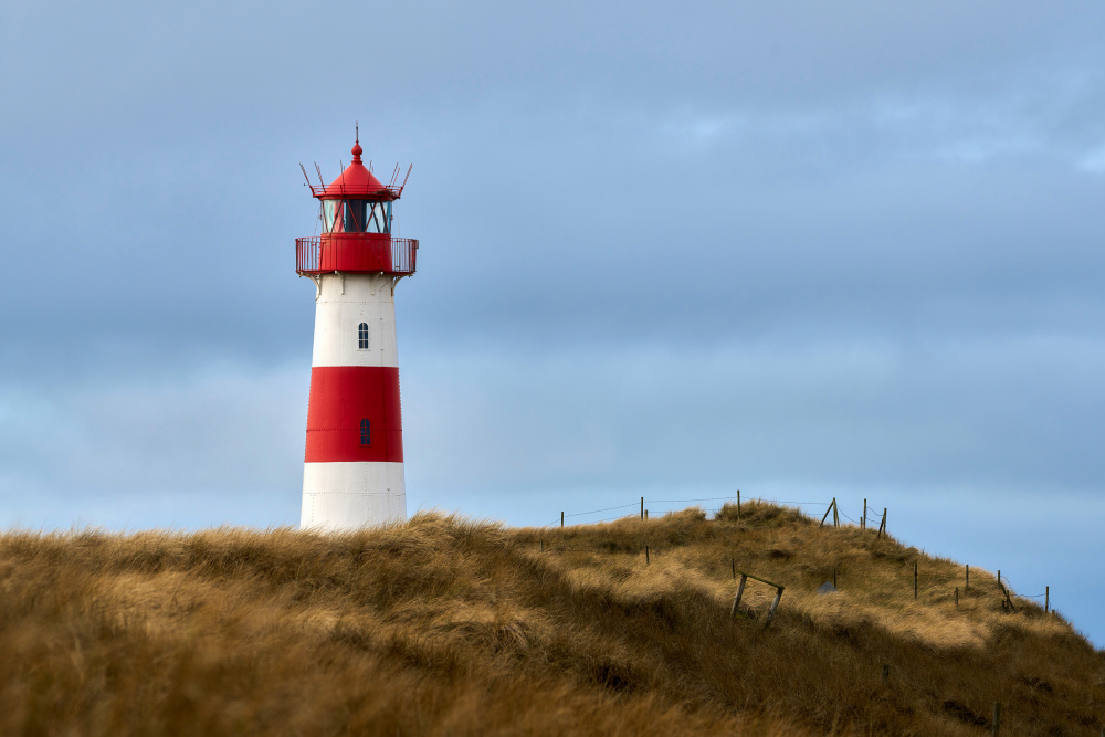 Lighthouse in the dunes von Bodo Balzer