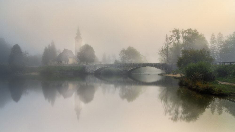 Foggy morning von Bor