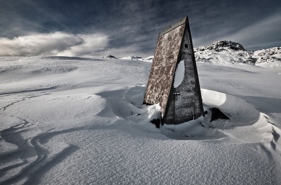 Alone in the mountains von Bragi Ingibergsson - BRIN