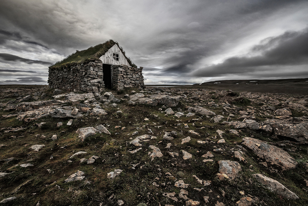 Naked Land von Bragi Ingibergsson - BRIN