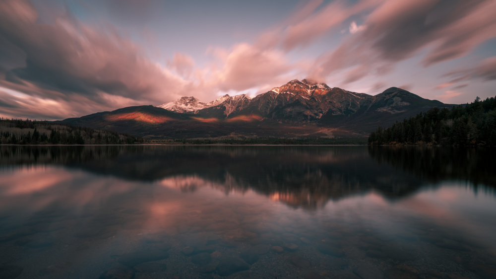 The Lake von Calvin Feng