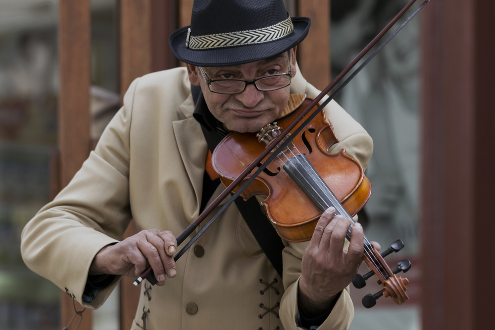 Old violin von Carla Coanda