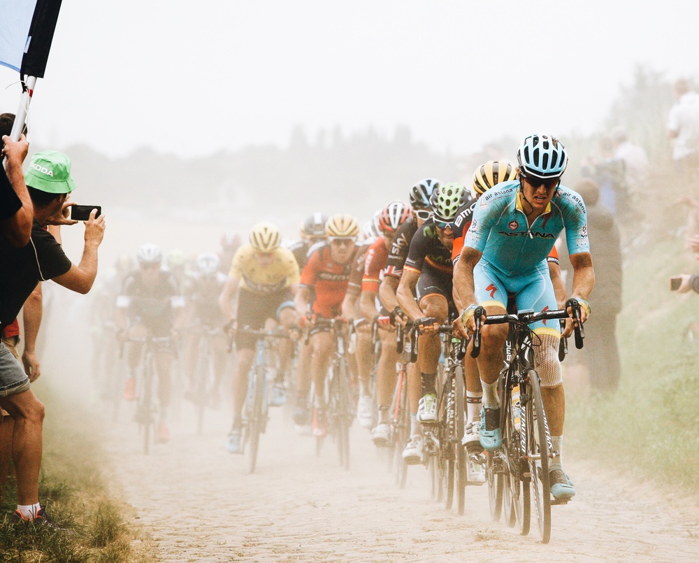 Cycling in the dust von Carlo Beretta