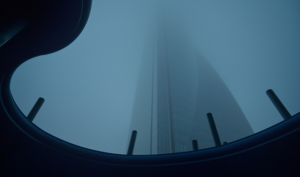 Foggy Tower von Carlos Hernández Martínez