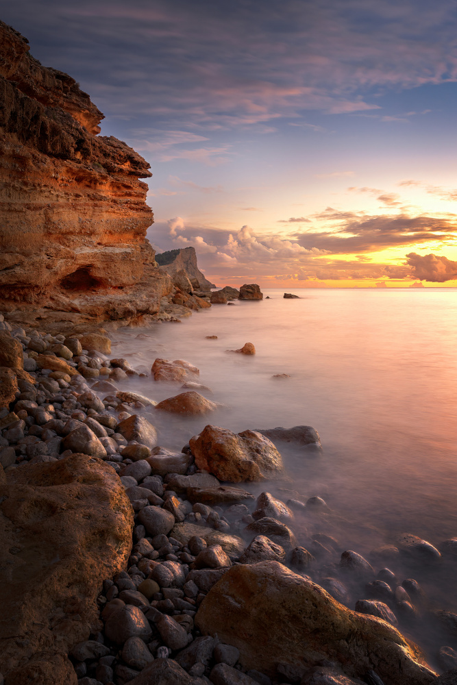 Sunset on the rocks von carmenvillar