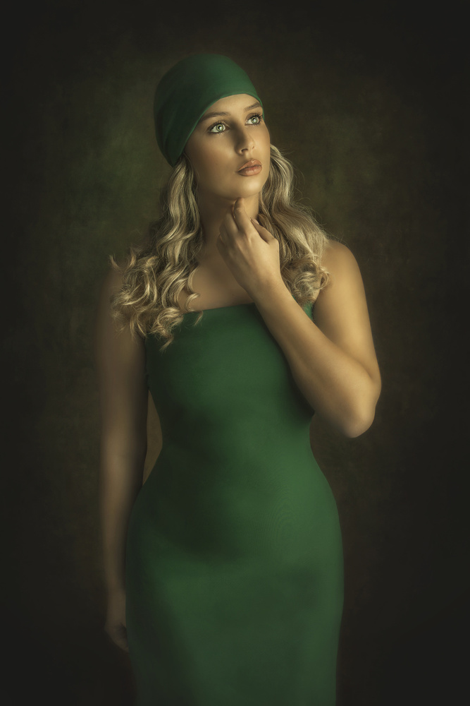 Lady in Green von Carola Kayen-Mouthaan