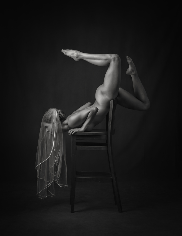 Chair Acrobat von Catchlight Studio