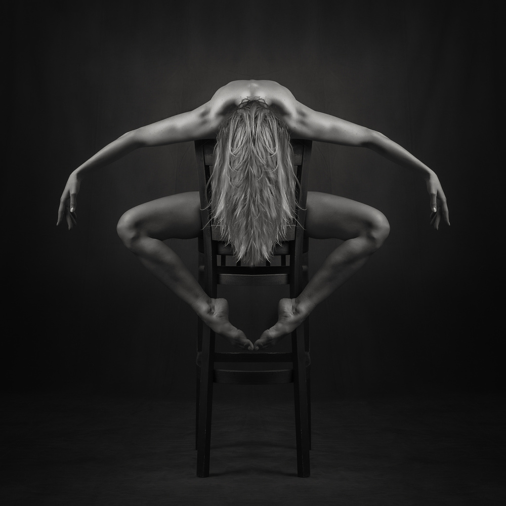 Symmetrical Chair von Catchlight Studio