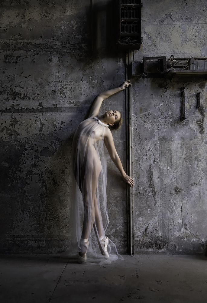 Derelict Ballet von Catchlight Studio