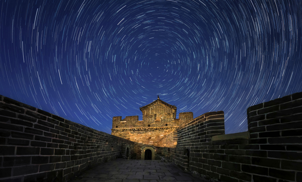 Star trails on the Great Wall von Catherine W.