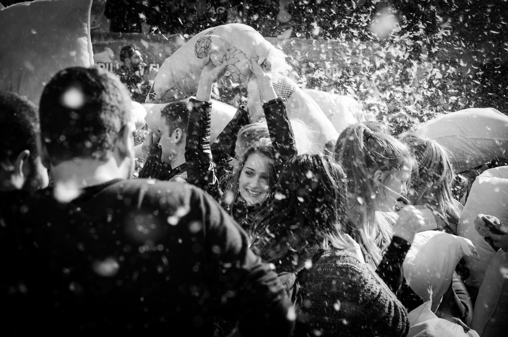 Pillow Fight von Cetin Aiedin