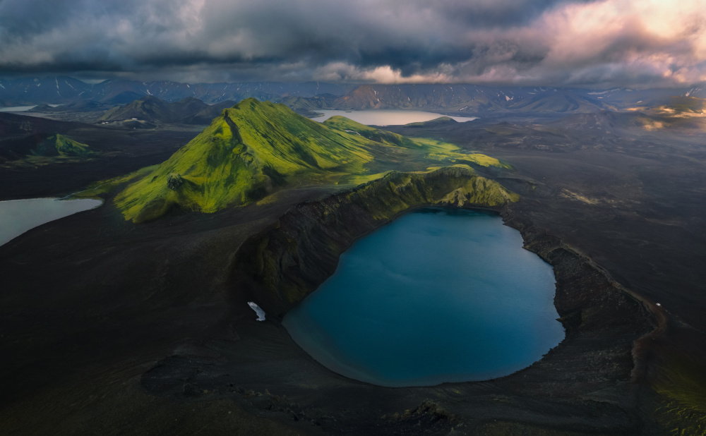 A Crater Lake von Chao Feng 天馬