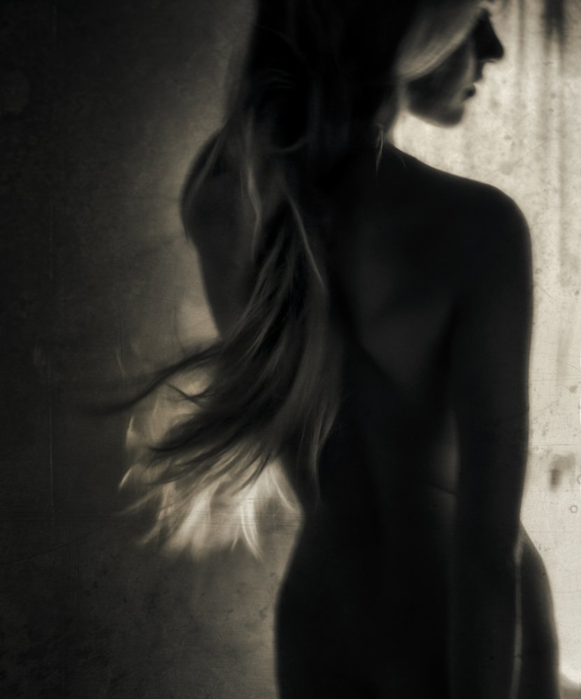 Darkness wakes and stirs the imagination.. von Charlaine Gerber