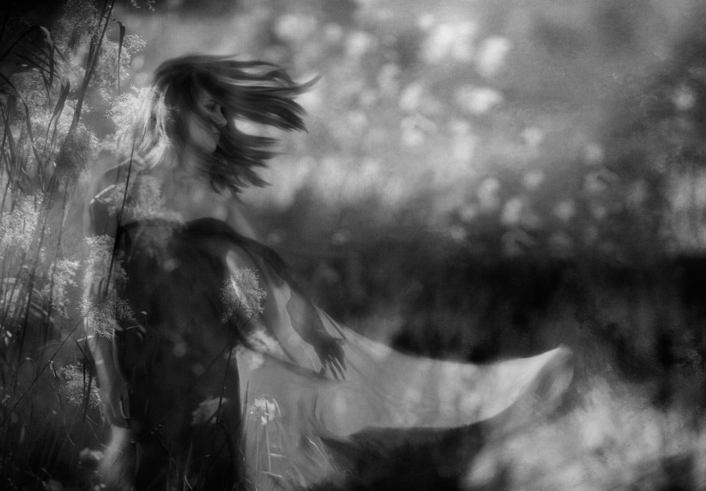 And she came to me one morning, her long hair flowing in the mid-winter wind.... von Charlaine Gerber