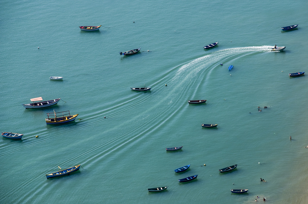 Among the Boats von Chechi Peinado