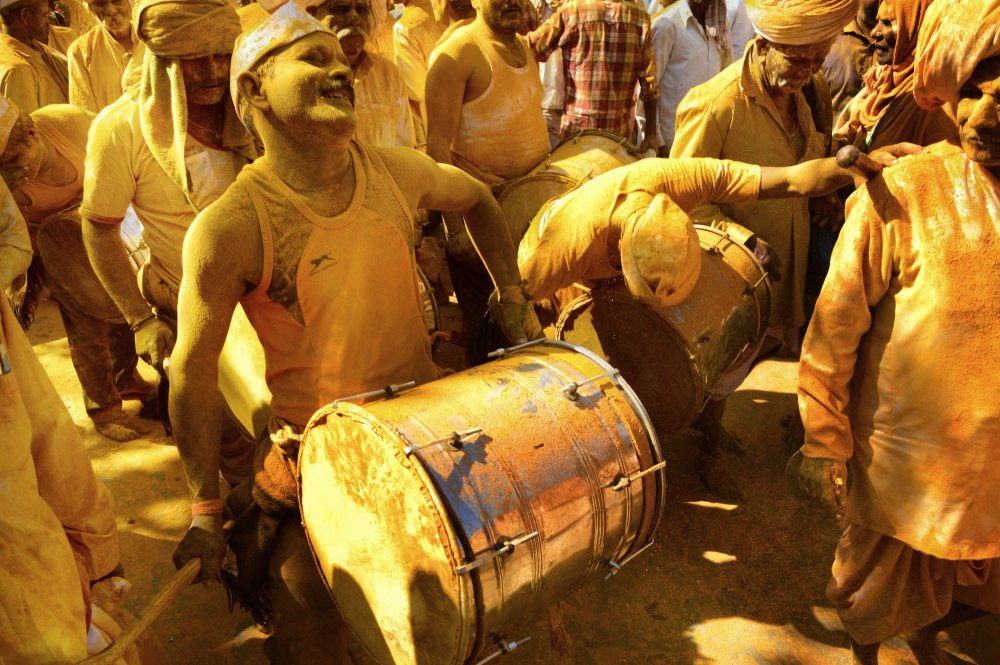 The Yellow Drummers von Chetan Shashi Suresh Dodwad