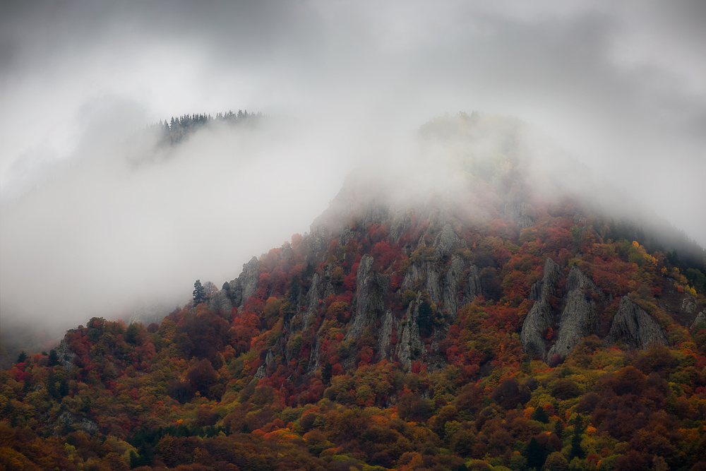 Misty Mountains von Chris Vasiliadis