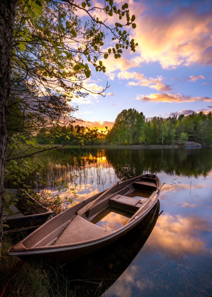 Reflection in the boat von Christian Lindsten