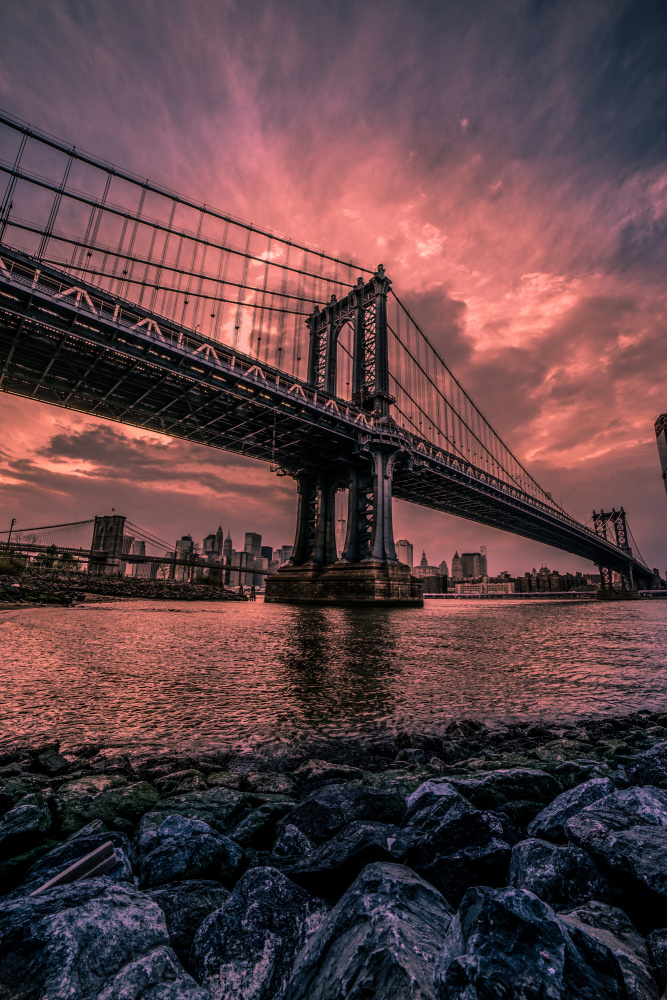 Manhattan Bridge Wide Angle von Christopher R. Veizaga