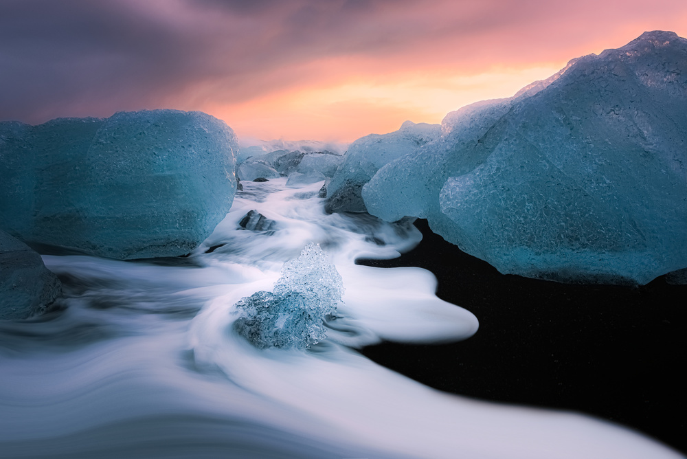 Surfing Diamonds von Christos Zoumides