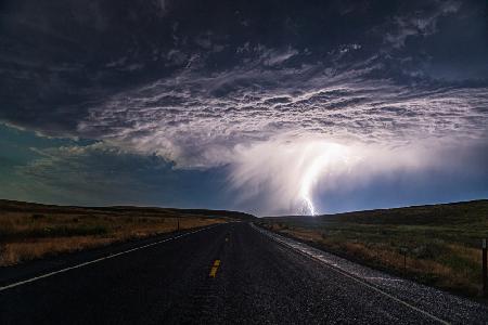 Lightning dancing