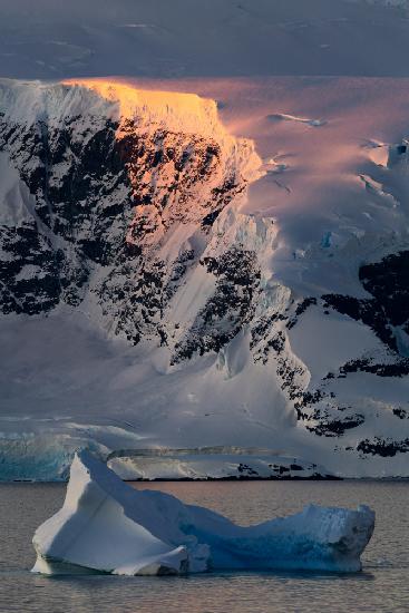 The warm sunshine on snow mountain