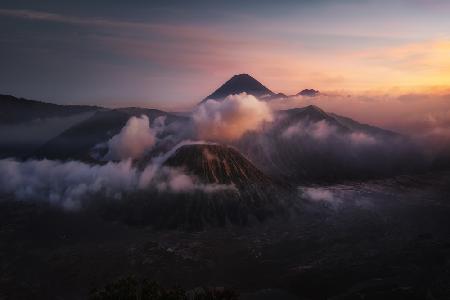 Mystic dark Bromo