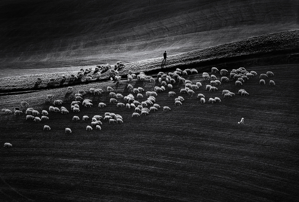 at the end of a work day von Claudio Moretti