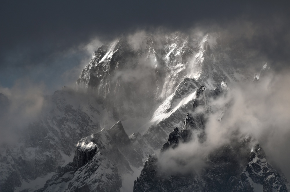 Beyond the silence von Claudio Moretti