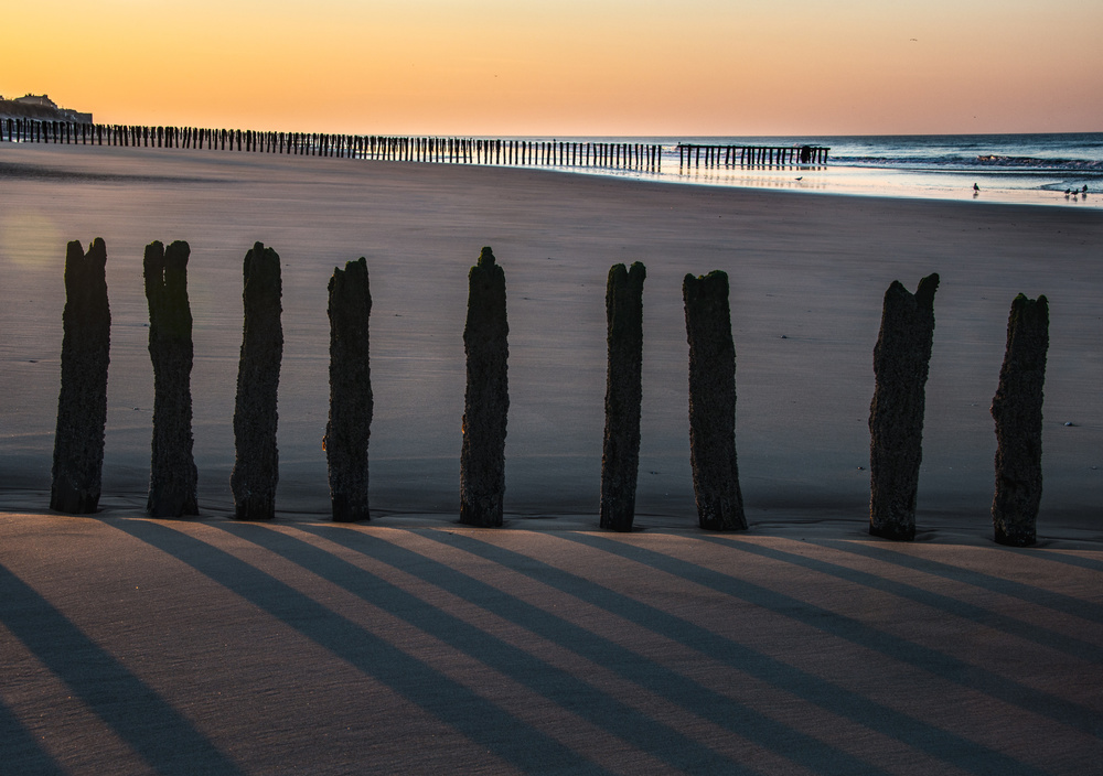 Calais Beach 2 von Colin Dixon